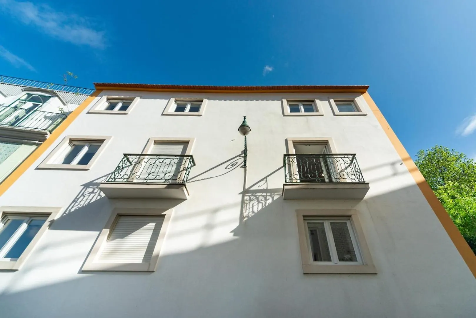 Apt With A Cozy Private Terrace Specially At Night Lisbon Portugal