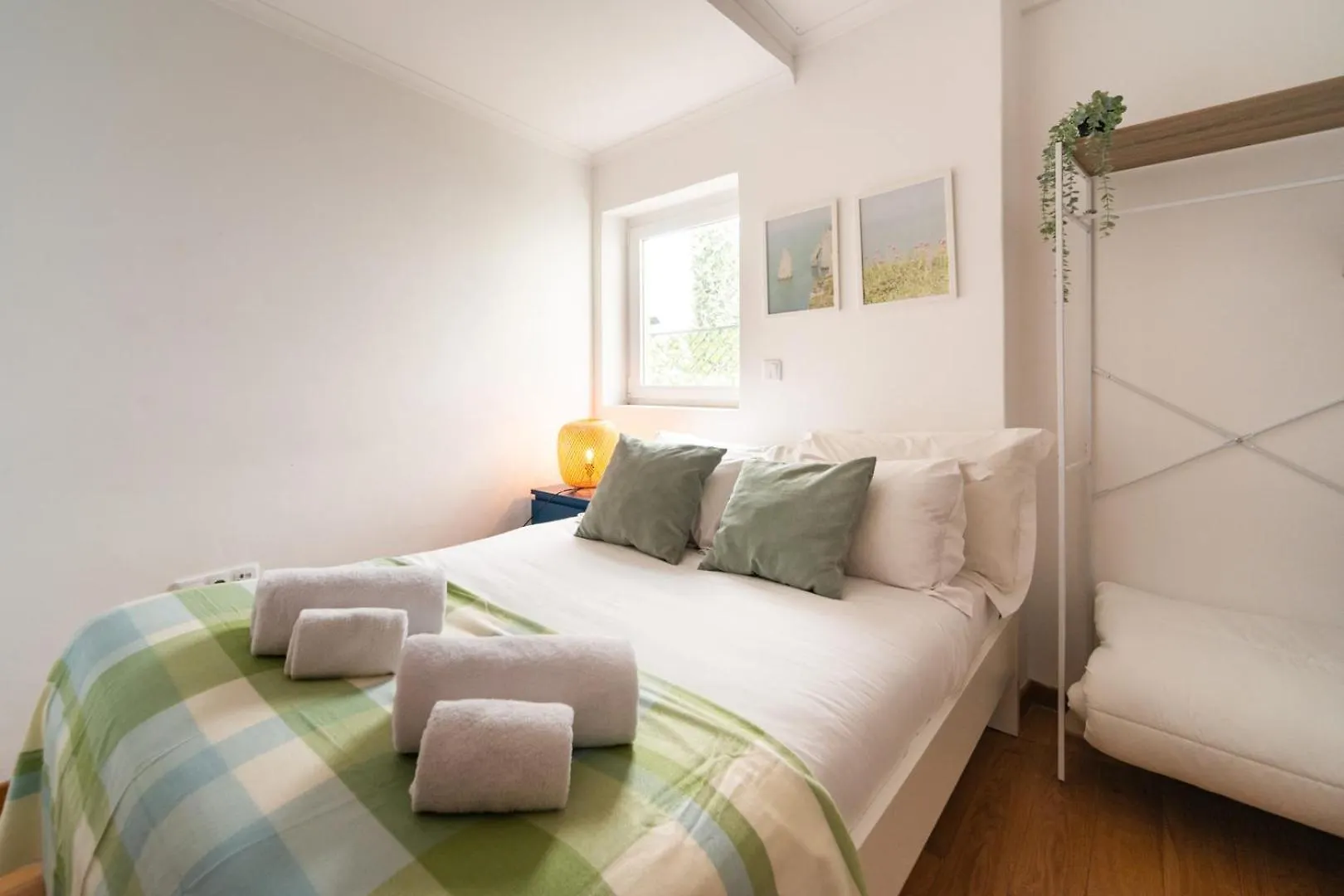 Apt With A Cozy Private Terrace Specially At Night Lisbon Apartment