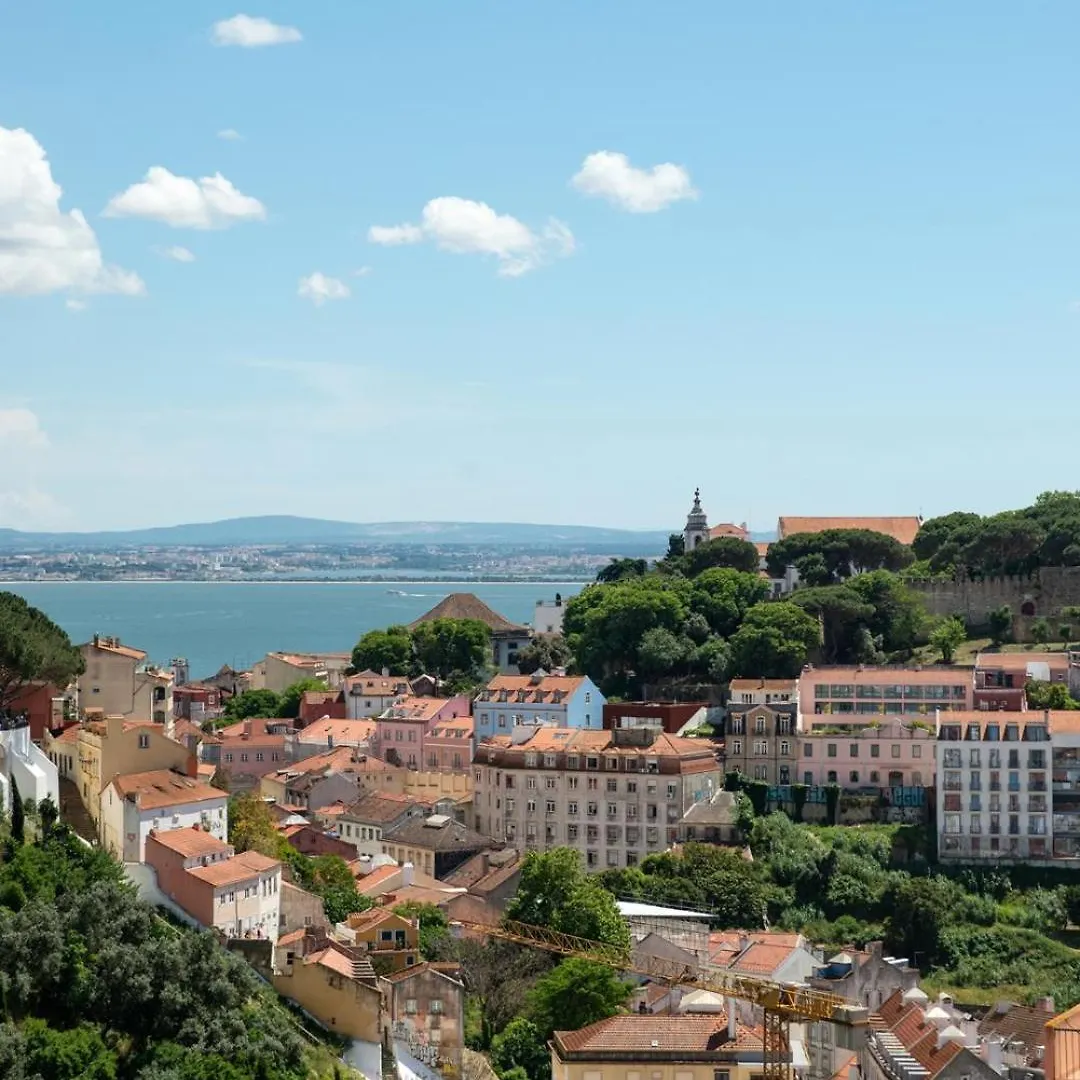 Apt With A Cozy Private Terrace Specially At Night Lisbon 0*,