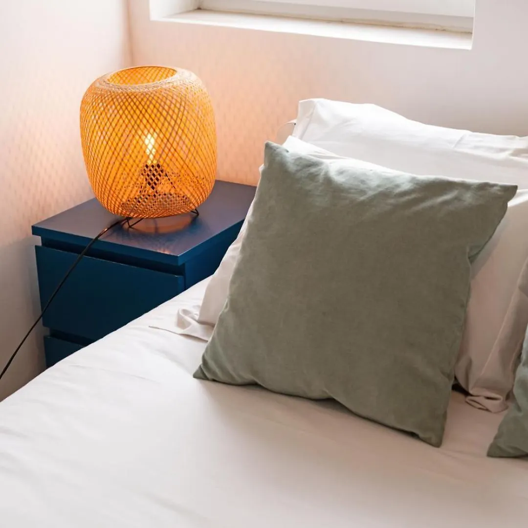 アパート Apt With A Cozy Private Terrace Specially At Night リスボン ポルトガル